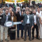 Ministro Danilo Palacios entrega insumos a productores de Azuay, por más de 217.000 dólares