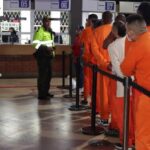 Presos colombianos deportados no podrán ingresar a Ecuador por los próximos 40 años, anuncia John Reimberg