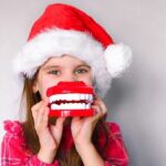 ¿Sabías lo que ocurre en tu boca durante las celebraciones? Tips para mantenerla sana entre comidas y dulces festivos