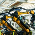 Los robots automotrices actuales ensamblan y detectan fallas imperceptibles para el ojo humano