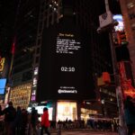 Continental apaga una pantalla en Times Square para invitar a reconectar con la vida real 