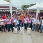 500 pequeños agricultores de Daule reciben insumos para arroz con apoyo de la Prefectura del Guayas.