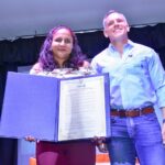 La Prefectura del Guayas entrega reconocimiento a Azucena Mora, la eterna “Petita Pacheco” y una de las más grandes actrices ecuatorianas de todos los tiempos
