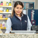 El liderazgo de mujeres gana espacio en la operación de FEMSA Salud Ecuador