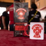 Descubre la excelencia del Café Casacas Rojas, un sabor único que conquista los sentidos: mezcla de granos Arábigo y Robusta