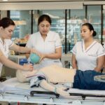 El mundo enfrenta un déficit de 5,8 millones de enfermeros: La alerta global que también impacta a Ecuador