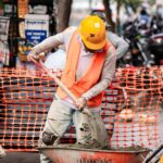 Héroes de todos los días: el aporte económico y emocional de los padres que construyen el futuro