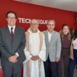 Tecniseguros inaugura punto de servicio exclusivo en la PUCE y refuerza la protección integral de la comunidad universitaria