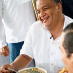 “El Rey del Encebollado” impulsa la gastronomía porteña y fortalece los emprendimientos en las fiestas por los 491 años de Guayaquil