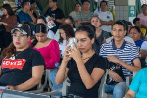 Capacitación digital abre nuevas oportunidades de venta para comerciantes de Las Esclusas