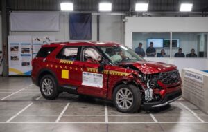 ¿Qué tan rápido puede reaccionar un vehículo de lujo ante una emergencia?