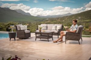 Diseño outdoor: materiales, colores y mobiliario que dominan las tendencias de este año