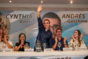 Cynthia Viteri lidera la intención de voto mientras Andrés Guschmer muestra un destacado crecimiento, según AtlasIntel