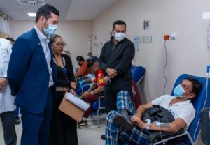 Gobierno de Daniel Noboa, a través del IESS, refuerza el abastecimiento de insulina en 86 establecimientos de salud