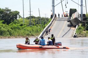 Prefectura del Guayas notifica por incumplimiento contractual a la Concesionaria CONORTE y exige celeridad en desmontaje del puente Gonzalo Icaza Cornejo, en Daule