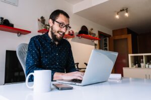 ¿La firma electrónica es complicada? Cinco mitos que todavía confunden a los emprendedores