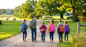Nuevo año escolar, nuevos retos financieros: cómo preparar a las familias para proteger el futuro educativo