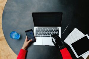 Educación e Inteligencia Artificial en Ecuador ¿Estamos preparados para la nueva frontera del aprendizaje?