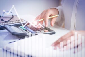El SRI unifica y digitaliza el control de coactivas con nuevas reglas para la retenci[on y el embargo de valores bancarios