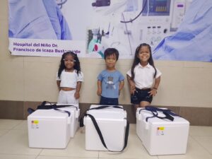 Por primera vez en Ecuador, tres niños con acondroplasia recibieron su primera dosis de tratamiento específico