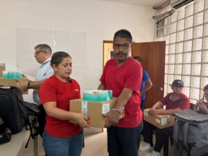 Pese a las inundaciones, 20 pacientes con hemofilia de Guayaquil recibieron su medicamento: “el tratamiento no puede esperar”